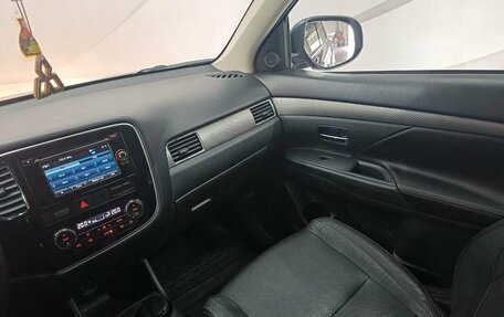 Mitsubishi Outlander III рестайлинг 3, 2014 год, 1 270 000 рублей, 12 фотография