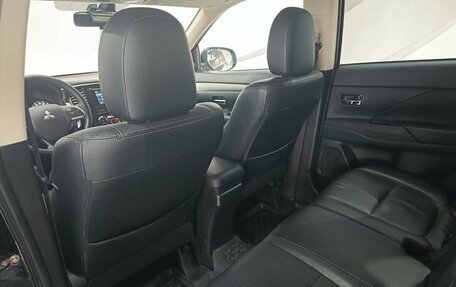 Mitsubishi Outlander III рестайлинг 3, 2014 год, 1 270 000 рублей, 14 фотография
