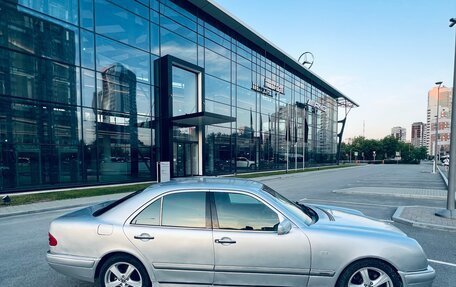 Mercedes-Benz E-Класс, 1996 год, 425 000 рублей, 3 фотография