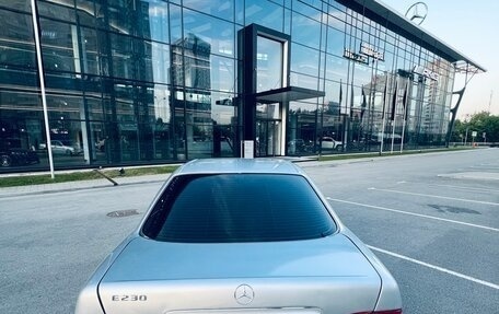 Mercedes-Benz E-Класс, 1996 год, 425 000 рублей, 5 фотография