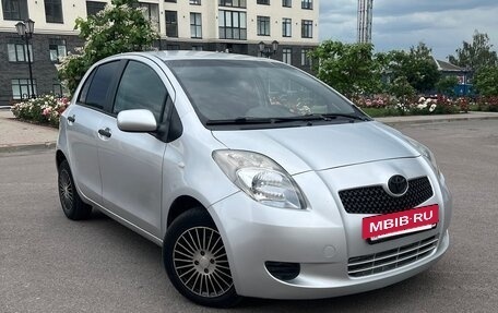 Toyota Yaris III рестайлинг, 2008 год, 357 120 рублей, 2 фотография