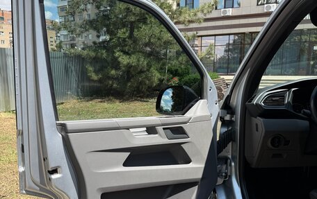 Volkswagen Transporter T6 рестайлинг, 2022 год, 6 499 000 рублей, 6 фотография
