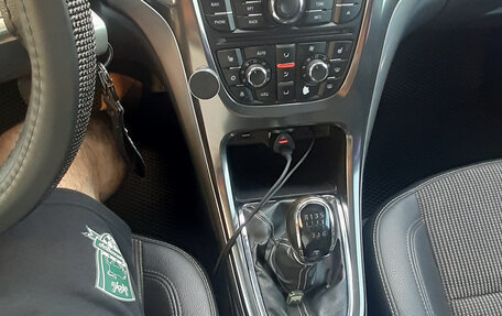 Opel Astra J, 2011 год, 680 000 рублей, 4 фотография