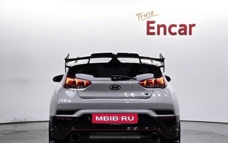 Hyundai Veloster II, 2022 год, 2 170 000 рублей, 4 фотография