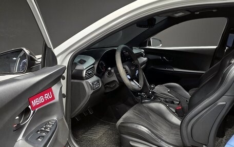 Hyundai Veloster II, 2022 год, 2 170 000 рублей, 13 фотография