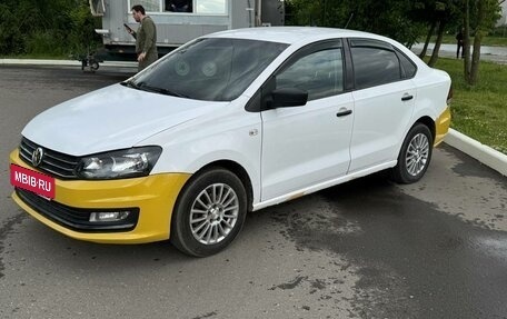 Volkswagen Polo VI (EU Market), 2016 год, 500 000 рублей, 2 фотография