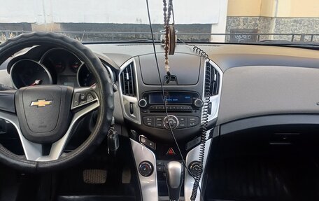 Chevrolet Cruze II, 2013 год, 830 000 рублей, 3 фотография