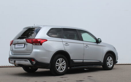 Mitsubishi Outlander III рестайлинг 3, 2018 год, 1 830 000 рублей, 5 фотография