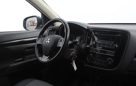 Mitsubishi Outlander III рестайлинг 3, 2018 год, 1 830 000 рублей, 14 фотография