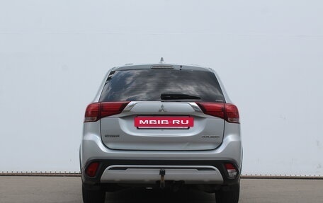 Mitsubishi Outlander III рестайлинг 3, 2018 год, 1 830 000 рублей, 6 фотография