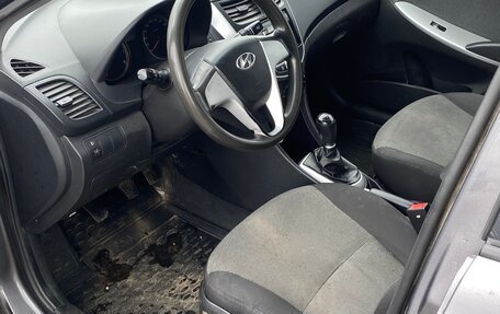 Hyundai Solaris II рестайлинг, 2012 год, 650 000 рублей, 5 фотография