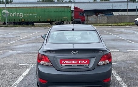 Hyundai Solaris II рестайлинг, 2012 год, 650 000 рублей, 3 фотография