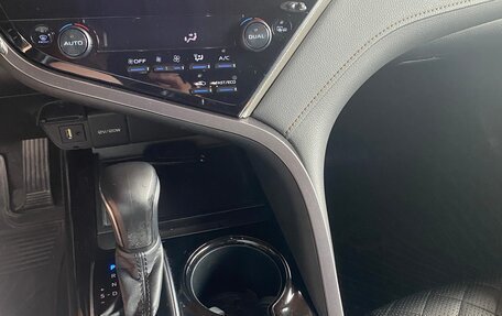 Toyota Camry, 2018 год, 2 380 000 рублей, 8 фотография