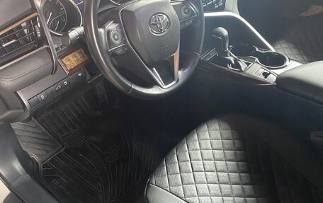 Toyota Camry, 2018 год, 2 380 000 рублей, 9 фотография