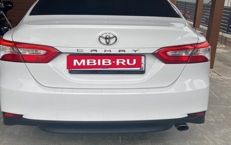 Toyota Camry, 2018 год, 2 380 000 рублей, 4 фотография