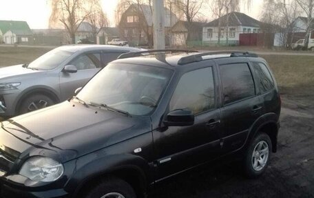 Chevrolet Niva I рестайлинг, 2018 год, 650 000 рублей, 9 фотография