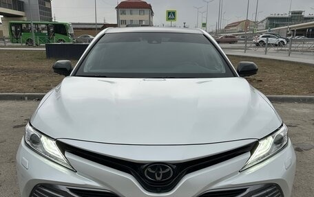 Toyota Camry, 2018 год, 3 100 000 рублей, 5 фотография