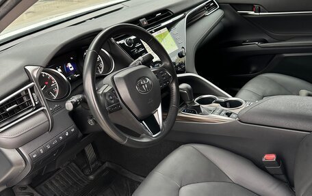 Toyota Camry, 2018 год, 3 100 000 рублей, 19 фотография