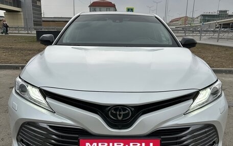 Toyota Camry, 2018 год, 3 100 000 рублей, 6 фотография