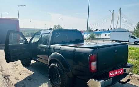 Nissan NP300, 2013 год, 1 170 000 рублей, 3 фотография