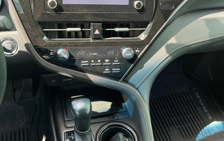 Toyota Camry, 2021 год, 2 250 000 рублей, 12 фотография