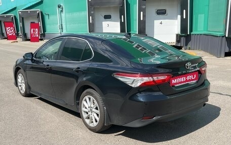 Toyota Camry, 2021 год, 2 250 000 рублей, 4 фотография