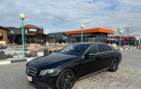 Mercedes-Benz E-Класс, 2019 год, 3 250 000 рублей, 2 фотография