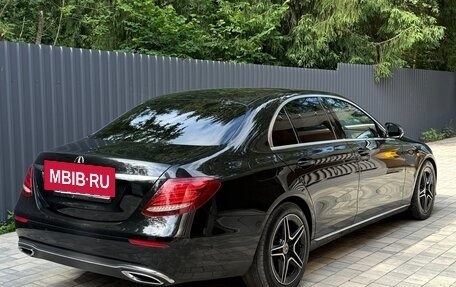 Mercedes-Benz E-Класс, 2019 год, 3 250 000 рублей, 9 фотография