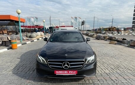 Mercedes-Benz E-Класс, 2019 год, 3 250 000 рублей, 3 фотография