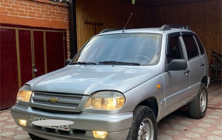 Chevrolet Niva I рестайлинг, 2004 год, 330 000 рублей, 2 фотография