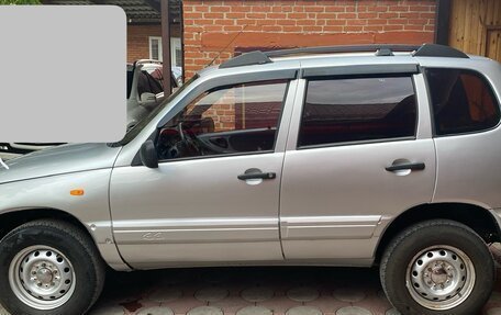 Chevrolet Niva I рестайлинг, 2004 год, 330 000 рублей, 3 фотография