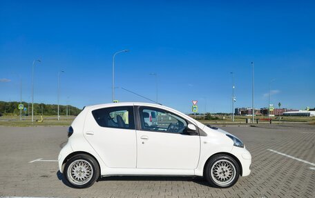 Toyota Aygo II, 2010 год, 600 000 рублей, 2 фотография