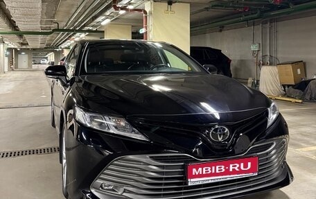 Toyota Camry, 2018 год, 2 600 000 рублей, 1 фотография
