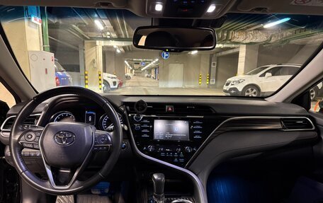 Toyota Camry, 2018 год, 2 600 000 рублей, 8 фотография