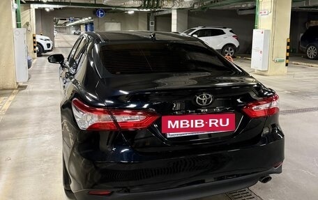 Toyota Camry, 2018 год, 2 600 000 рублей, 5 фотография