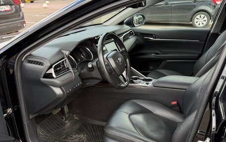Toyota Camry, 2018 год, 2 600 000 рублей, 18 фотография