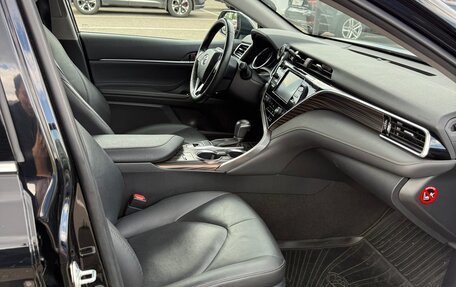 Toyota Camry, 2018 год, 2 600 000 рублей, 19 фотография