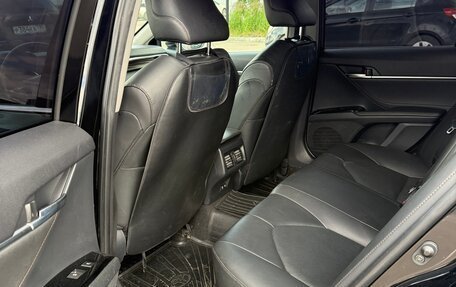 Toyota Camry, 2018 год, 2 600 000 рублей, 21 фотография