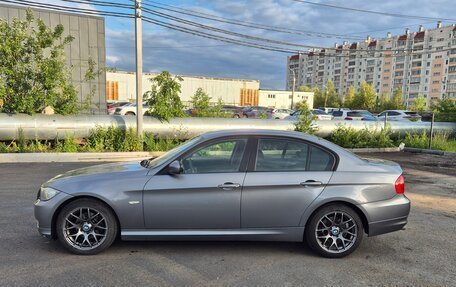 BMW 3 серия, 2011 год, 1 200 000 рублей, 3 фотография