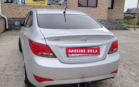 Hyundai Solaris II рестайлинг, 2015 год, 1 000 000 рублей, 2 фотография