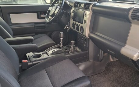 Toyota FJ Cruiser, 2007 год, 2 390 000 рублей, 9 фотография