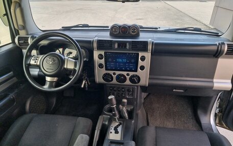 Toyota FJ Cruiser, 2007 год, 2 390 000 рублей, 8 фотография