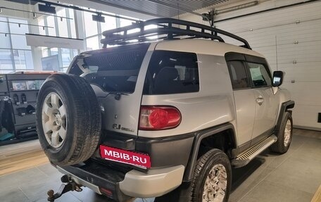 Toyota FJ Cruiser, 2007 год, 2 390 000 рублей, 6 фотография