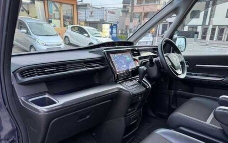 Honda Stepwgn IV, 2021 год, 2 229 400 рублей, 7 фотография