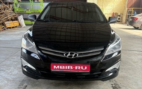 Hyundai Solaris II рестайлинг, 2015 год, 930 000 рублей, 1 фотография