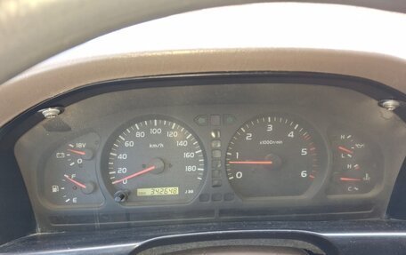 Toyota Land Cruiser 100 рестайлинг 2, 1999 год, 1 699 999 рублей, 12 фотография