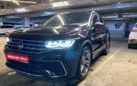 Volkswagen Tiguan II, 2021 год, 4 565 000 рублей, 2 фотография