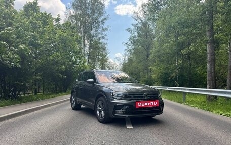 Volkswagen Tiguan II, 2018 год, 4 000 000 рублей, 3 фотография