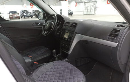 Skoda Yeti I рестайлинг, 2015 год, 1 235 750 рублей, 15 фотография