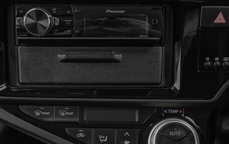 Toyota Aqua I, 2017 год, 1 049 000 рублей, 14 фотография